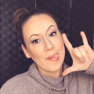 Meet your Posher, Rebecca